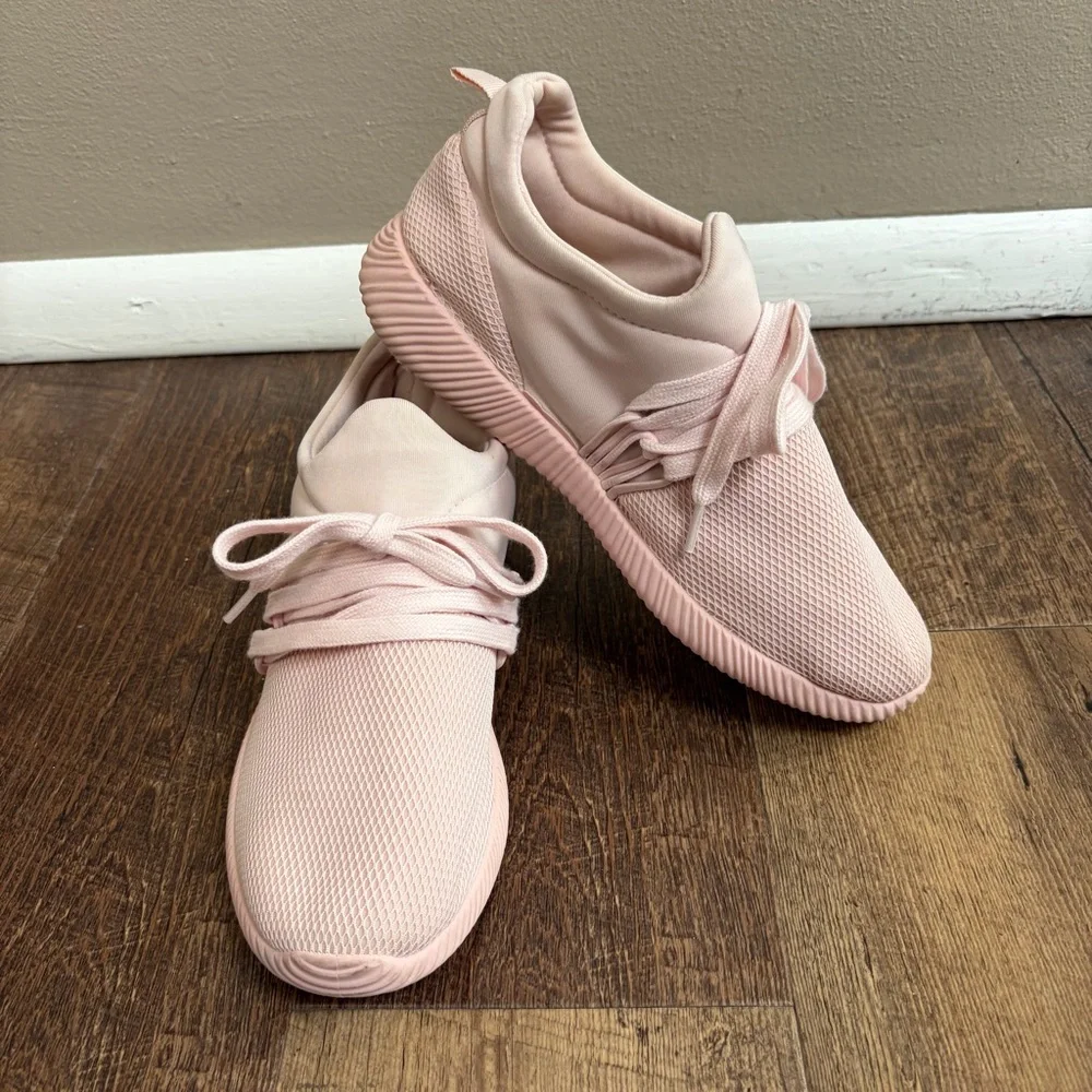 Lucy Avenue Blush Pink Slip-On Athletic Sneakers Athleisure Ballet Shoe 8.5 EUC